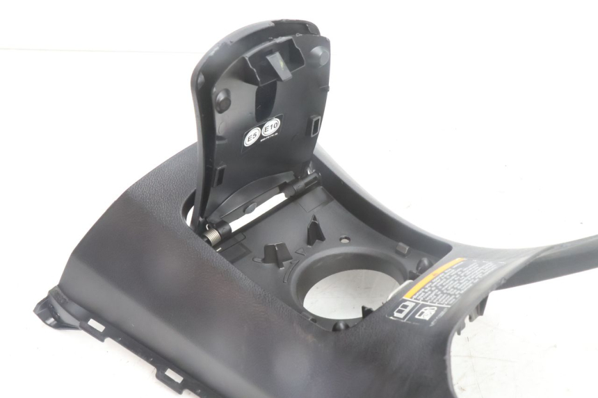 photo de OSŁONA ZBIORNIKA YAMAHA N-MAX NMAX 125 (2021 - 2024) - Inny kąt widzenia