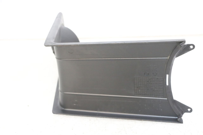 photo de OBUDOWA ZBIORNIKA PALIWA PIAGGIO NRG POWER PUREJET 50 (2018 - 2021) - Zoom stanu zużycia