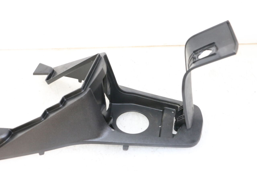 photo de OBUDOWA ZBIORNIKA PEUGEOT SATELIS 125 (2013 - 2018) - Zoom stanu zużycia