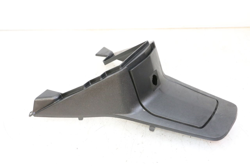 photo de OBUDOWA ZBIORNIKA PEUGEOT SATELIS 125 (2013 - 2018) - Zbliżenie techniczne