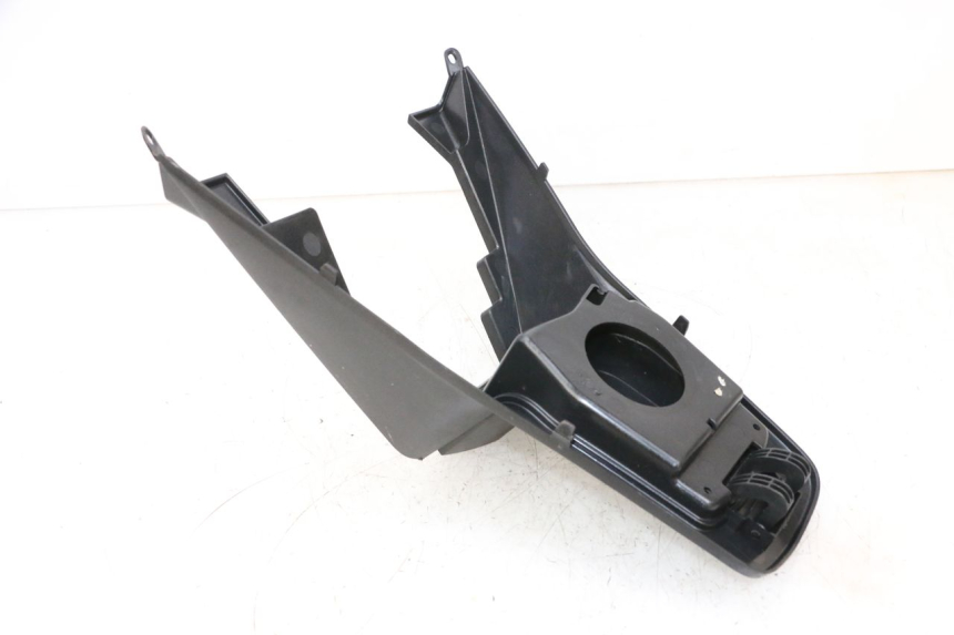 photo de OBUDOWA ZBIORNIKA PEUGEOT SATELIS 125 (2013 - 2018) - Zoom stanu zużycia