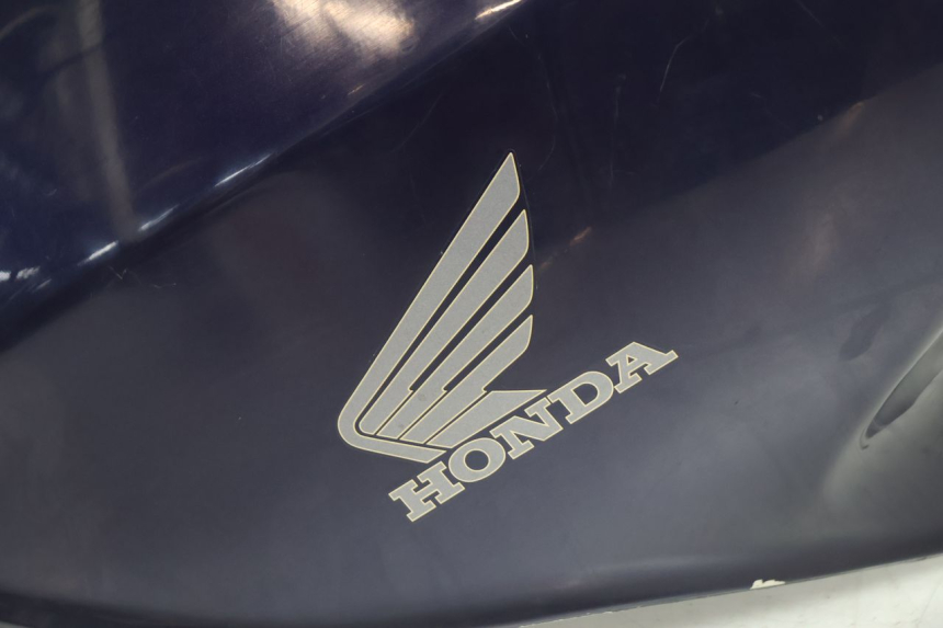 photo de OSŁONA ZBIORNIKA HONDA ST PAN EUROPEAN 1100 (1990 - 2002) - Zbliżenie techniczne