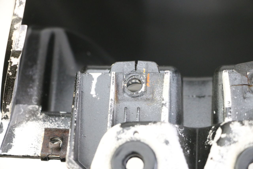 photo de OBUDOWA ZBIORNIKA YAMAHA TZR 50 (2008 - 2016) - Zbliżenie techniczne