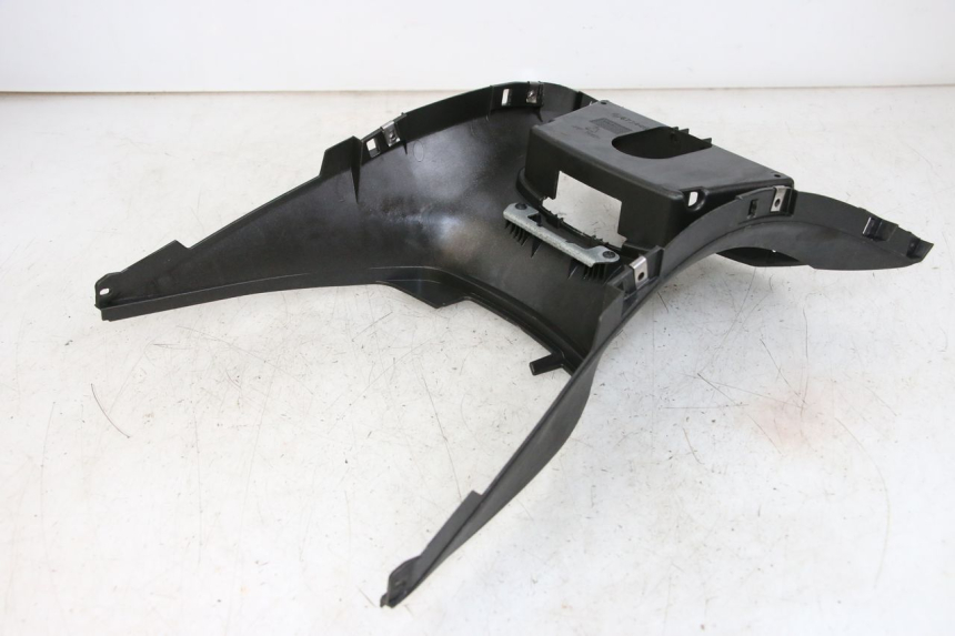 photo de OBUDOWA ZBIORNIKA PIAGGIO X10 125 (2012 - 2017) - Zoom stanu zużycia