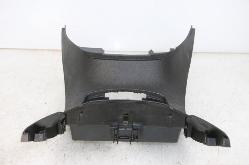 photo de OBUDOWA ZBIORNIKA PIAGGIO X10 125 (2012 - 2017) - Zbliżenie techniczne