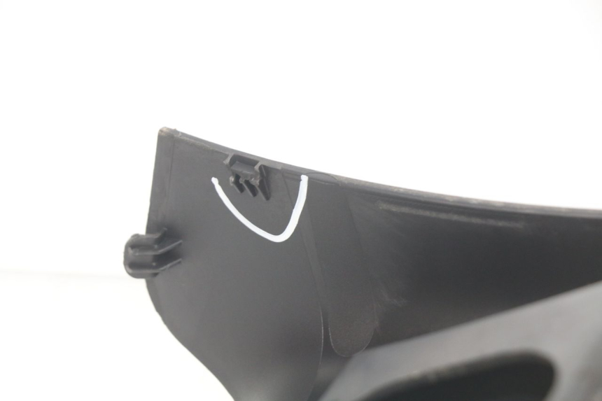 photo de OBUDOWA ZBIORNIKA PIAGGIO X7 125 (2007 - 2013) - Zbliżenie techniczne