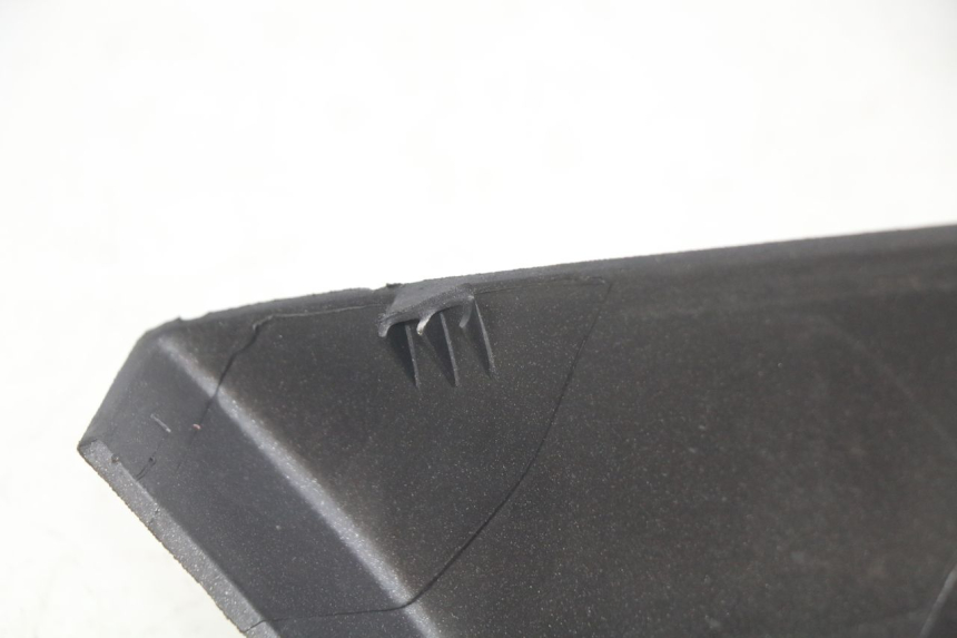 photo de OSŁONA ZBIORNIKA PIAGGIO X9 EVOLUTION 250 (2003 - 2007) - Zbliżenie techniczne