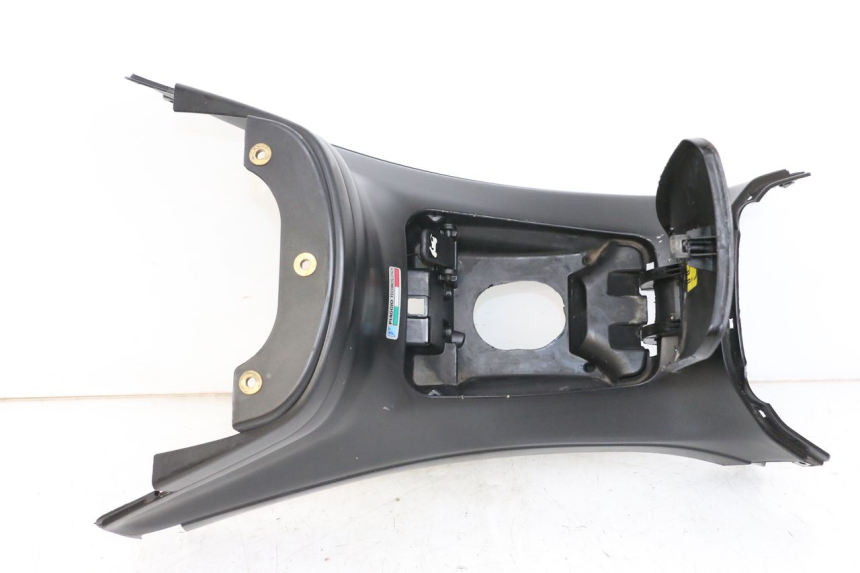 photo de OBUDOWA ZBIORNIKA PIAGGIO XEVO - X EVO 125 (2007 - 2017) - Zbliżenie techniczne