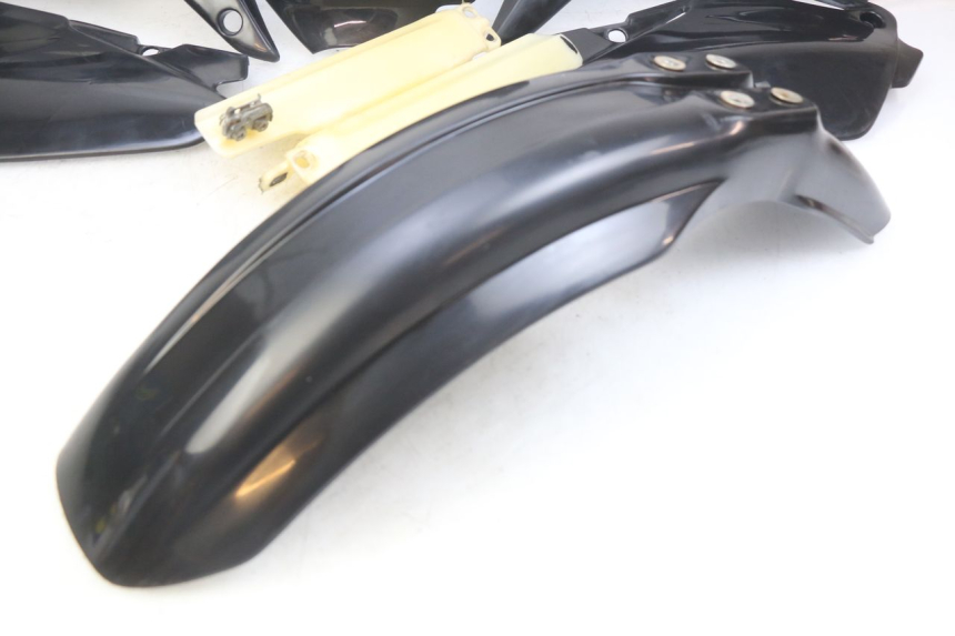 photo de PEŁNY ZESTAW OWIEWEK KAROSERYJNYCH HONDA CR 80 (2001 - 2003) - Zbliżenie komponentów