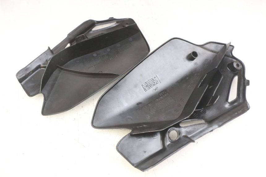 photo de PEŁNY ZESTAW OWIEWEK KAROSERYJNYCH HONDA CR 80 (2001 - 2003) - Zbliżenie techniczne