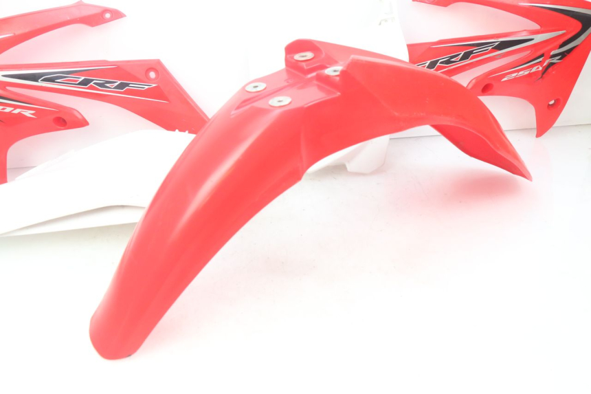 photo de PEŁNY ZESTAW OWIEWEK KAROSERYJNYCH HONDA CRF 250 (2013 - 2016) - Zbliżenie komponentów