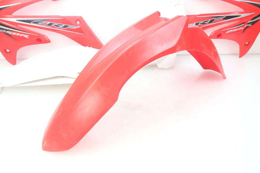 photo de PEŁNY ZESTAW OWIEWEK KAROSERYJNYCH HONDA CRF 250 (2013 - 2016) - Widok z bliska