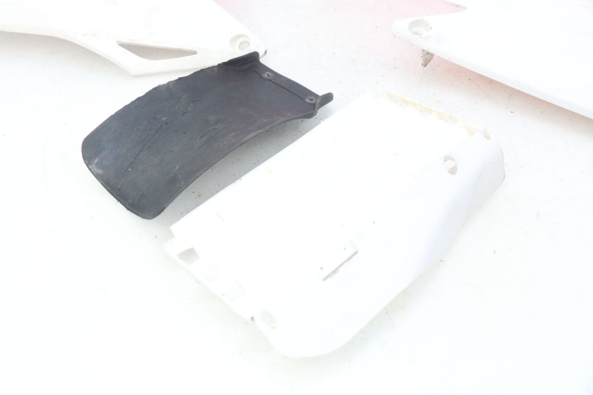 photo de PEŁNY ZESTAW OWIEWEK KAROSERYJNYCH HONDA CRF 250 (2013 - 2016) - Kontrola wizualna