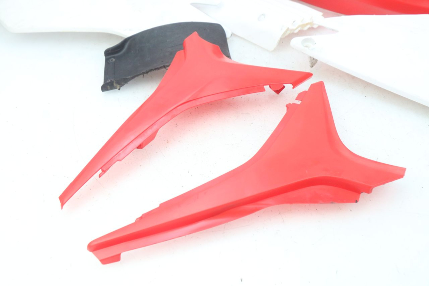 photo de PEŁNY ZESTAW OWIEWEK KAROSERYJNYCH HONDA CRF 250 (2013 - 2016) - Alternatywny kąt