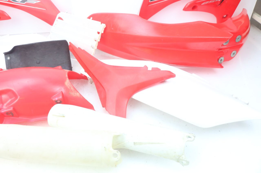 photo de PEŁNY ZESTAW OWIEWEK KAROSERYJNYCH HONDA CRF 250 (2013 - 2016) - Widok ogólny