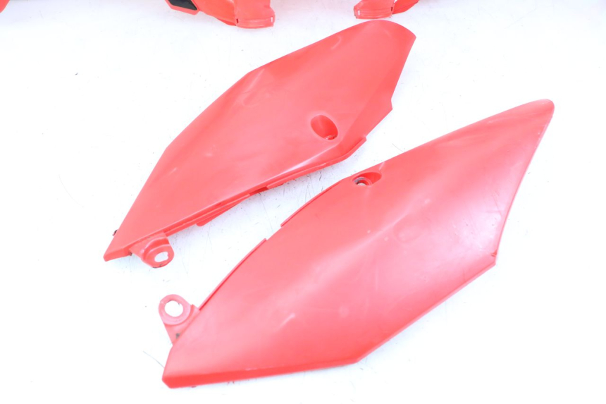 photo de PEŁNY ZESTAW OWIEWEK KAROSERII HONDA CRF R 250 (2020 - 2021) - Struktura - zbliżenie