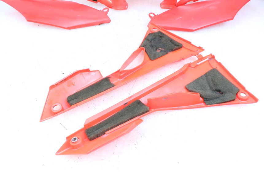 photo de PEŁNY ZESTAW OWIEWEK KAROSERII HONDA CRF R 250 (2020 - 2021) - Alternatywny kąt