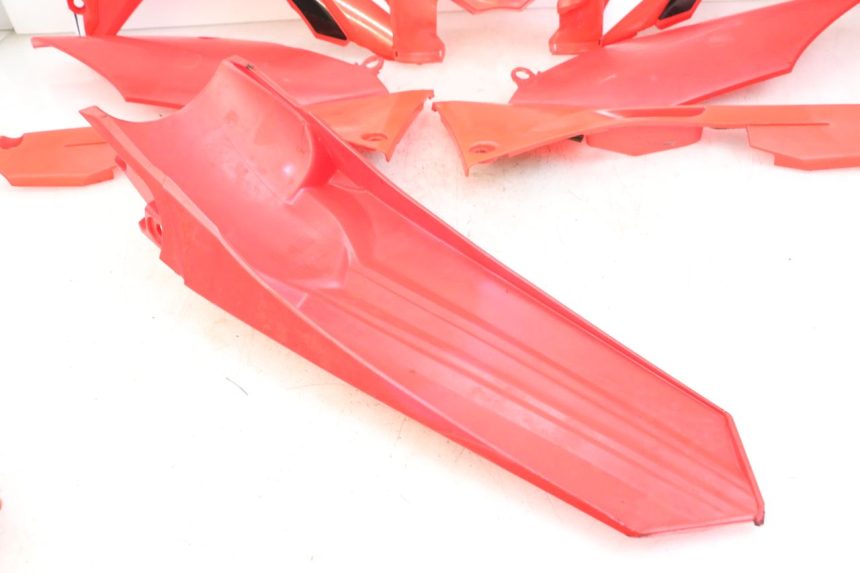 photo de PEŁNY ZESTAW OWIEWEK KAROSERII HONDA CRF R 250 (2020 - 2021) - Zoom stanu zużycia