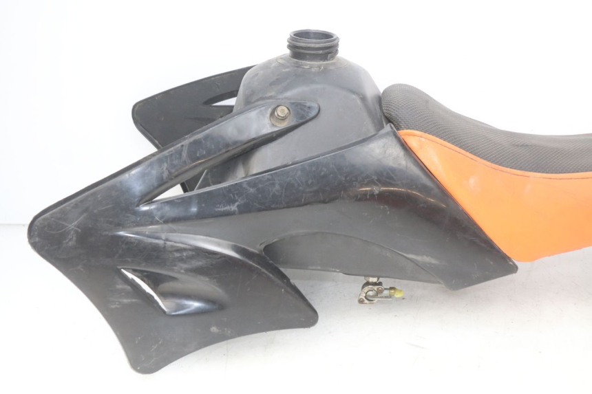 photo de PEŁNY ZESTAW OWIEWEK KAROSERYJNYCH CCR DIRT BIKE 110 - Szczegół części