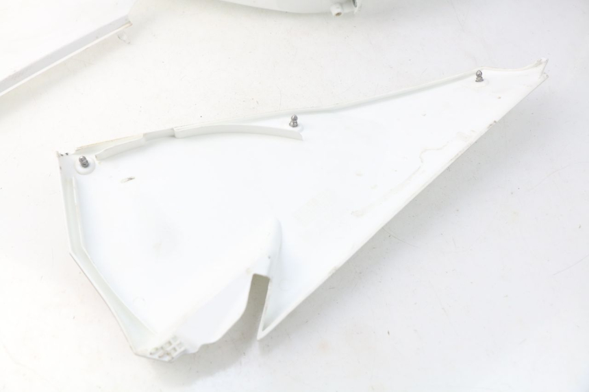 photo de PEŁNY ZESTAW OWIEWEK KAROSERYJNYCH HUSQVARNA FC 350 (2019 - 2022) - Struktura - zbliżenie