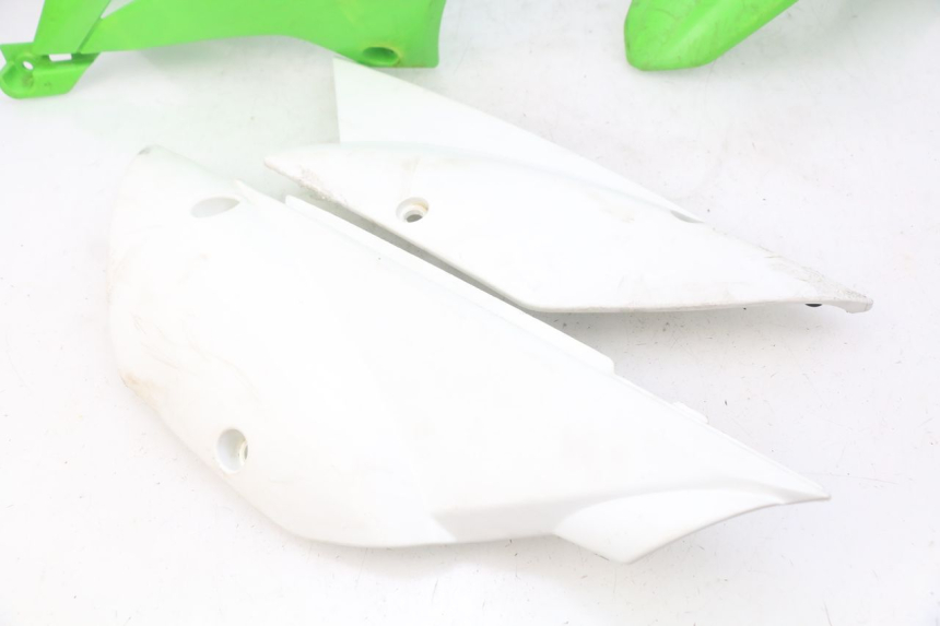 photo de PEŁNY ZESTAW OWIEWEK KAROSERYJNYCH KAWASAKI KLX 110 (2010 - 2022) - Inny kąt widzenia