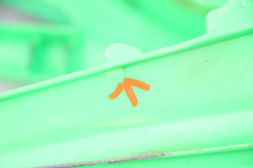 photo de PEŁNY ZESTAW OWIEWEK KAROSERYJNYCH KAWASAKI KXF KX-F 250 (2017 - 2019) - Zoom stanu zużycia