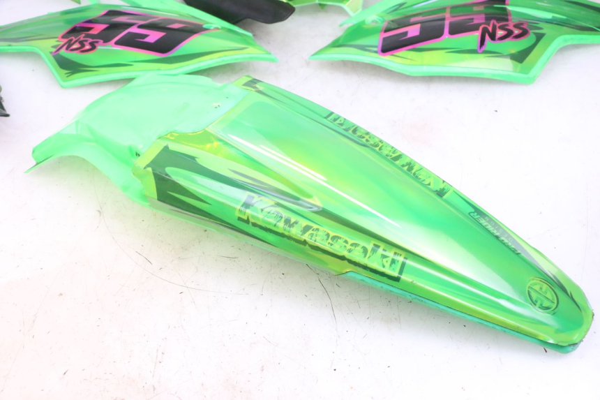 photo de PEŁNY ZESTAW OWIEWEK KAROSERYJNYCH KAWASAKI KXF KX-F 250 (2017 - 2019) - Zbliżenie komponentów