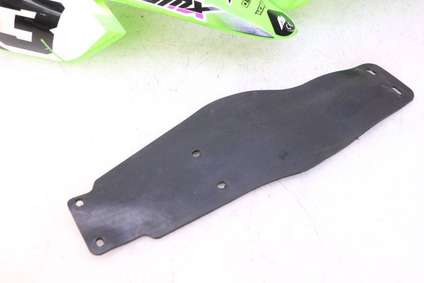 photo de PEŁNY ZESTAW OWIEWEK KAROSERII APOLLO RFZ 125 - Struktura - zbliżenie