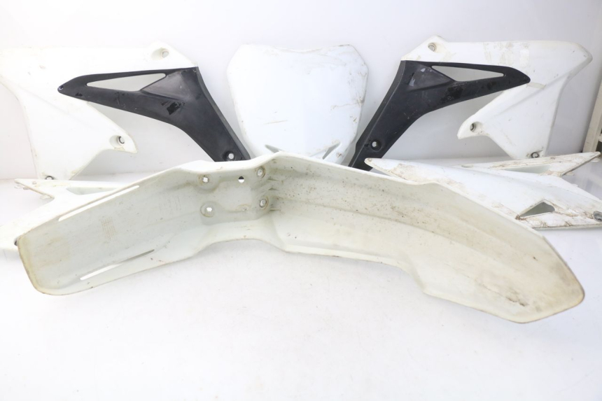 photo de KOMPLETNA OWIEWKA NADWOZIA SUZUKI RMZ RM-Z 450 (2008 - 2011) - Widok z bliska