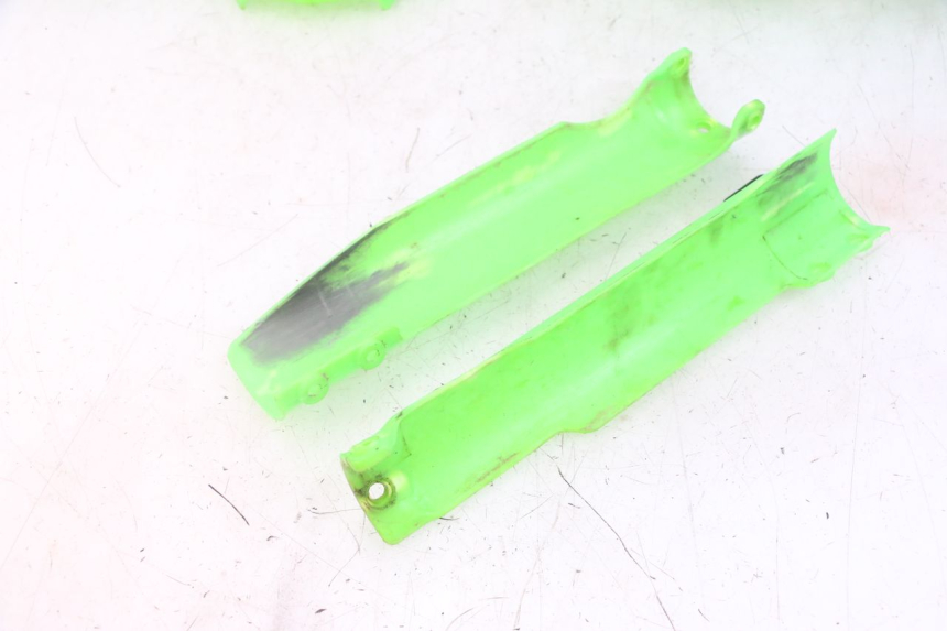 photo de PEŁNY ZESTAW OWIEWEK KAROSERYJNYCH APOLLO RXF 125 - Szczegóły charakterystyczne