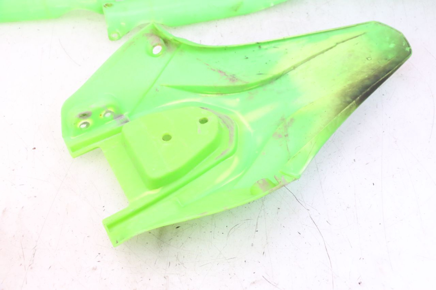 photo de PEŁNY ZESTAW OWIEWEK KAROSERYJNYCH APOLLO RXF 125 - Widok z bliska