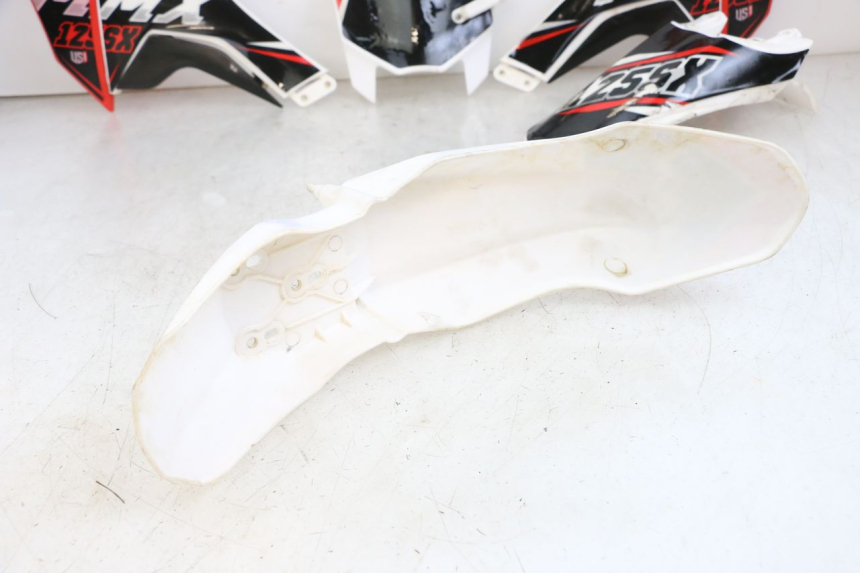 photo de KOMPLETNA OWIEWKA NADWOZIA MINI MX SX 125 - Szczegóły charakterystyczne