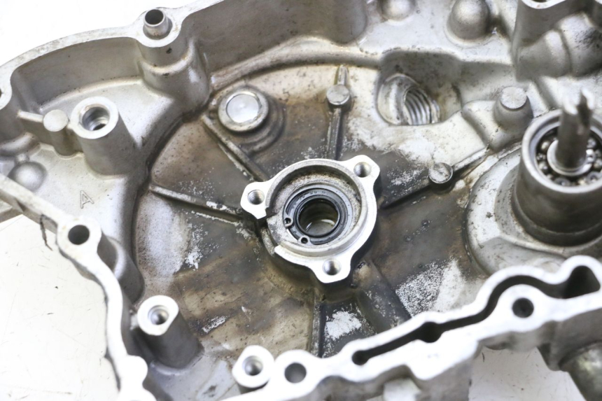 photo de OBUDOWA ZAPŁONU HONDA FES S-WING SWING ABS 125 (2007 - 2015) - Zbliżenie techniczne