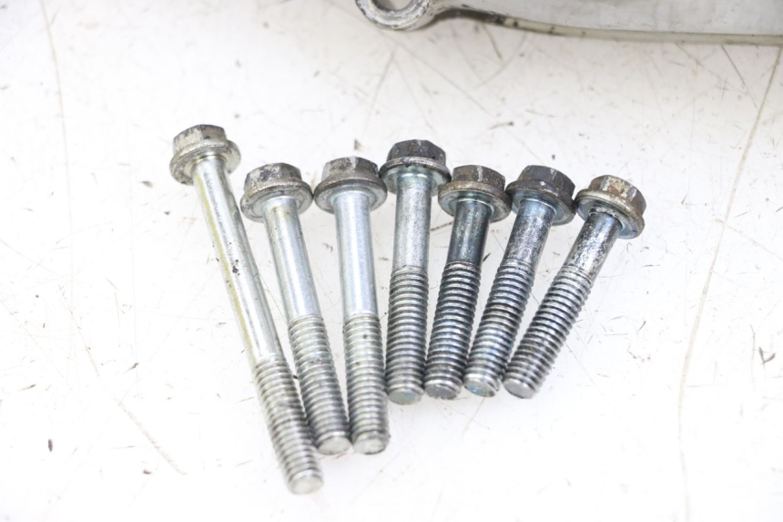 photo de OBUDOWA ZAPŁONU HYOSUNG GF 125 (2001 - 2005) - Punkty mocowania