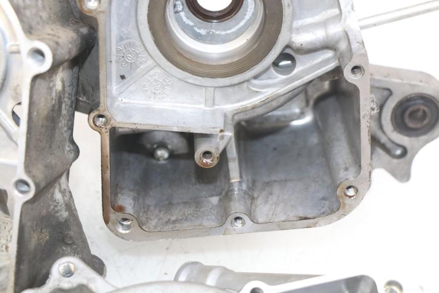 photo de Karter dolny silnika KYMCO AGILITY 16+ 4T 50 (2018 - 2023) - Alternatywny kąt