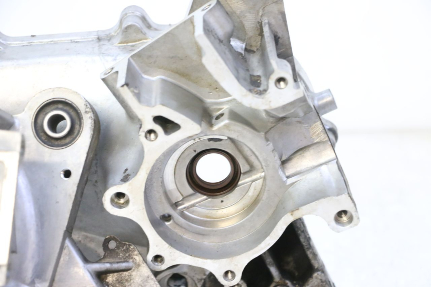 photo de Karter dolny silnika KYMCO AGILITY NAKED RENOUVO 2T 50 (2011 - 2018) - Widok z bliska