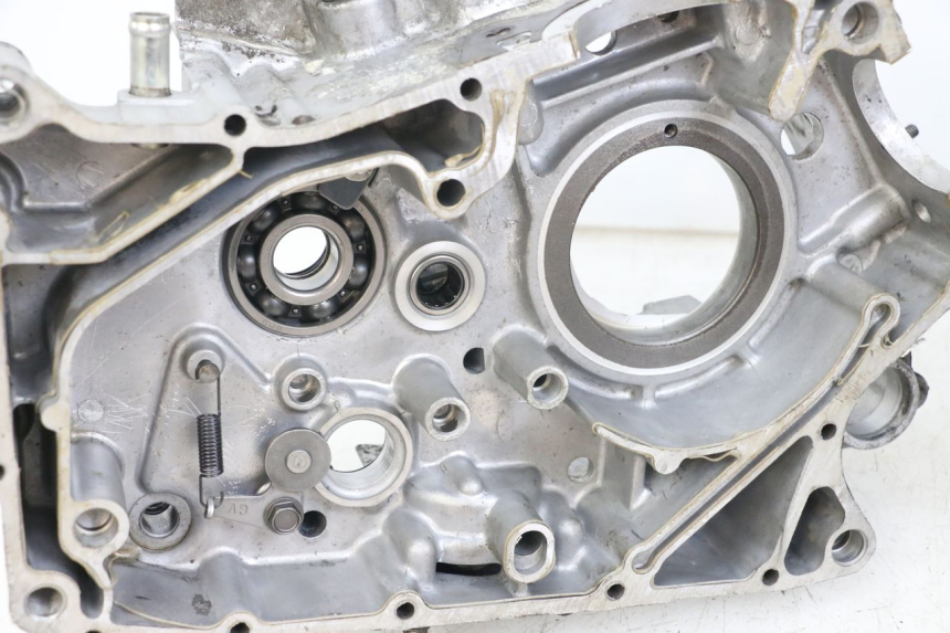 photo de Karter dolny silnika HYOSUNG GV AQUILA 125 (2000 - 2009) - Widok z bliska