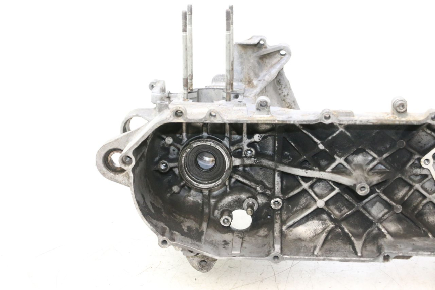 photo de DOLNA OBUDOWA SILNIKA MBK BOOSTER SPIRIT 50 (1999 - 2003) - Zdjęcie dodatkowe
