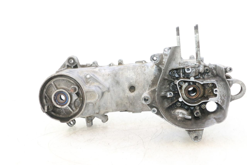 photo de DOLNA OBUDOWA SILNIKA MBK BOOSTER SPIRIT 50 (1999 - 2003) - Widok profilu