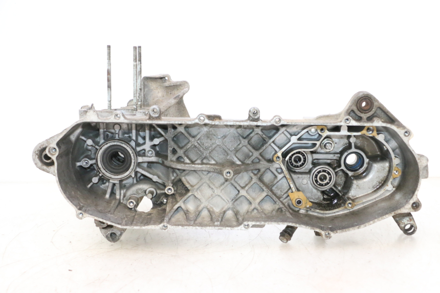 photo de DOLNA OBUDOWA SILNIKA MBK BOOSTER SPIRIT 50 (2004 - 2017) - Widok główny