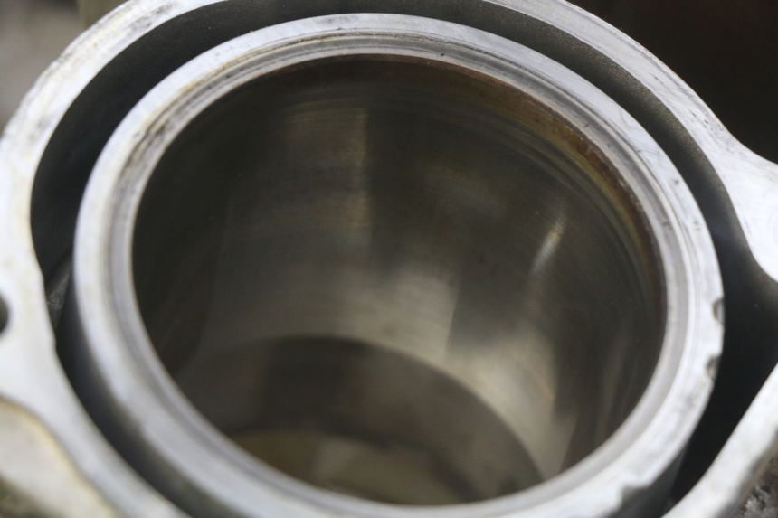 photo de Karter dolny silnika HONDA CBF 500 (2004 - 2007) - Szczegóły charakterystyczne