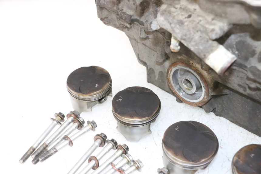 photo de Karter dolny silnika HONDA CBR RR FIREBLADE 900 (1992 - 1994) - Zoom stanu zużycia