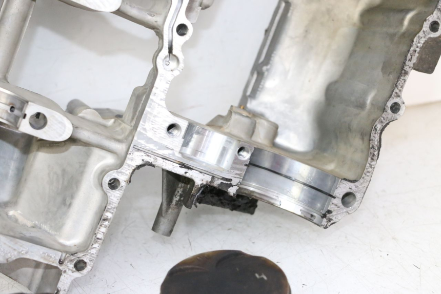 photo de Karter dolny silnika HONDA CBR RR FIREBLADE 900 (1992 - 1994) - Szczegóły charakterystyczne