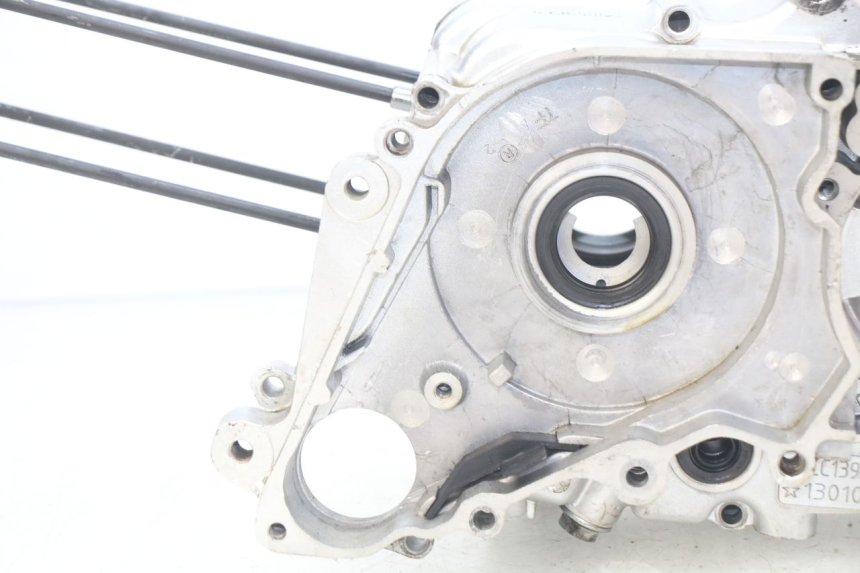 photo de Karter dolny silnika TNT MOTOR CITY 50 (2007 - 2018) - Struktura - zbliżenie