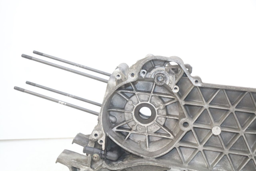 photo de Karter dolny silnika PEUGEOT CITYSTAR 125 (2011 - 2017) - Stan powierzchni