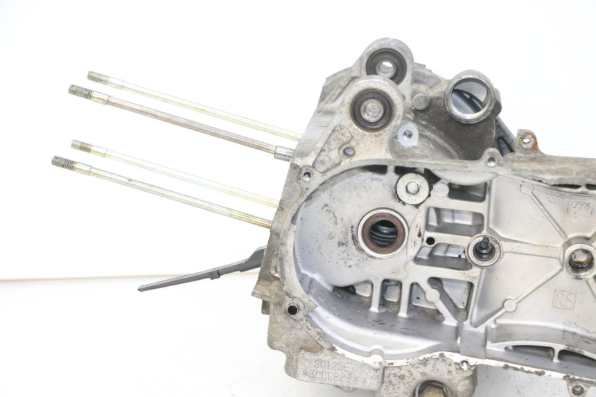 photo de Karter dolny silnika DAELIM BESBI 125 (2007 - 2008) - Punkty mocowania