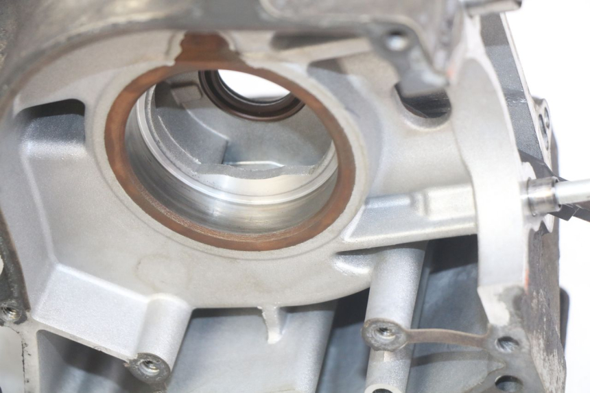 photo de Karter dolny silnika KYMCO DINK STREET 125 (2009 - 2014) - Zbliżenie komponentów