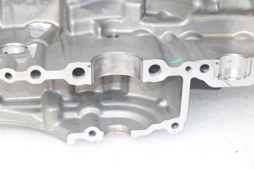 photo de Karter dolny silnika BMW F GS K81 850 (2018 - 2023) - Struktura - zbliżenie