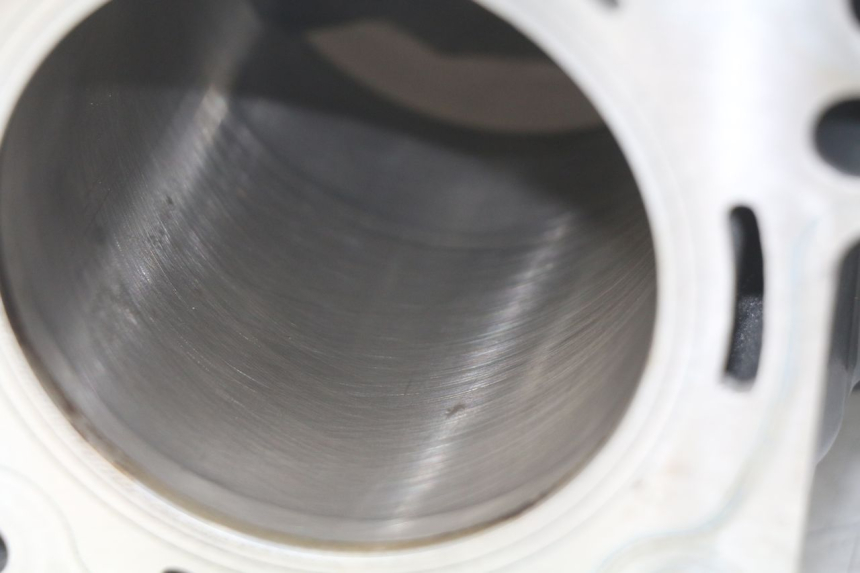 photo de Karter dolny silnika BMW F GS K81 850 (2018 - 2023) - Zbliżenie techniczne