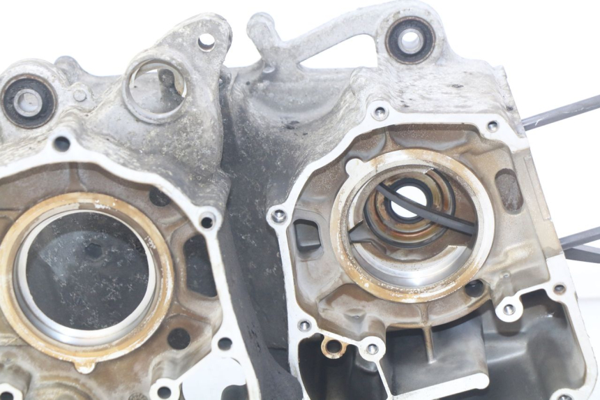 photo de Karter dolny silnika HONDA FES S-WING SWING ABS 125 (2007 - 2015) - Szczegóły charakterystyczne